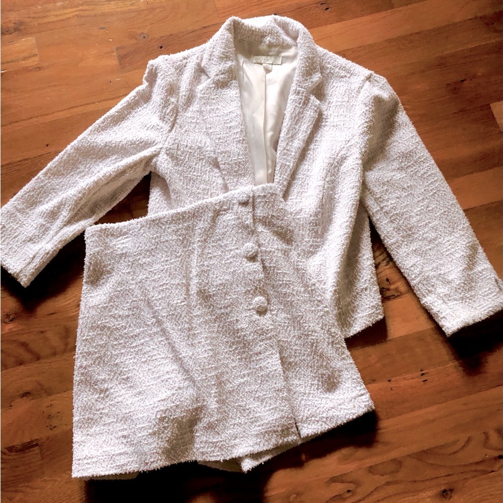 Beautiful 2 piece cream suit. Perfect for that special occasion